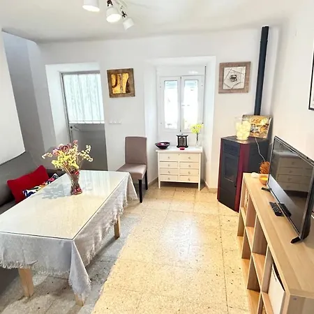 Hébergement de vacances Cozy Town House With Terrace And Free Wifi Ronda
